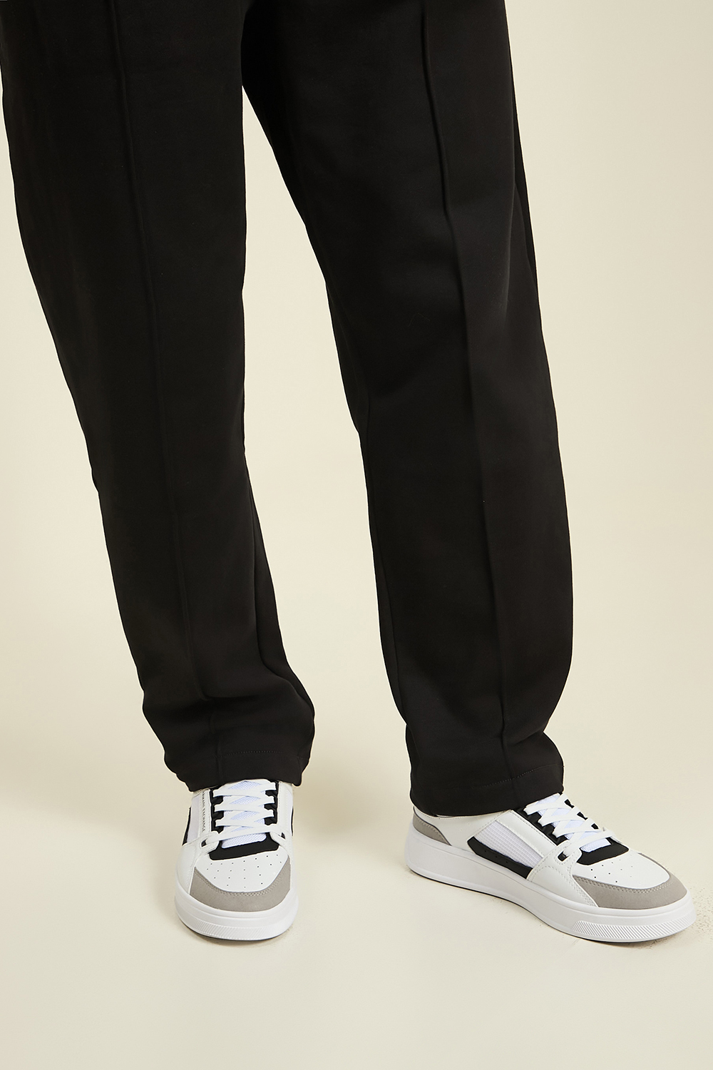 תמונת כל הלוק של נעלי סניקרס ARMANI EXCHANGE